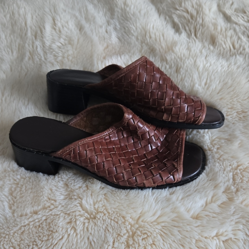 Elegant Brown Woven Mules for Women